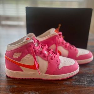 New size 7Y Nike AJ Air Jordan 1 Mid Dx3240681 Pinksicle/Safety orange-white